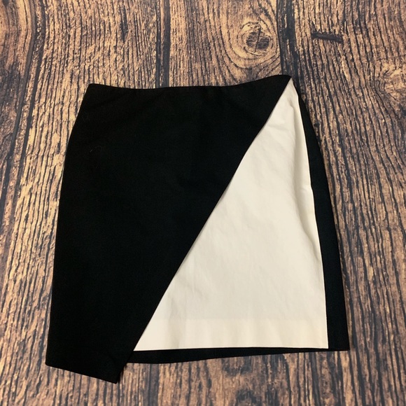 Banana Republic Dresses & Skirts - Banana Republic Black & White Asymmetrical Skirt